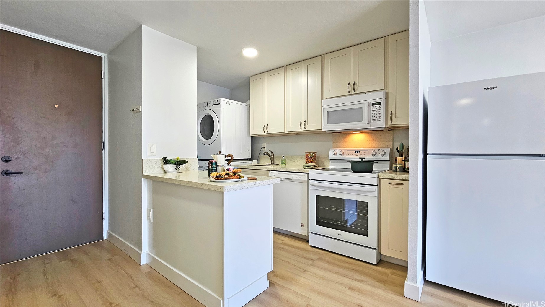 435 Seaside Avenue 805 Property Photo 3