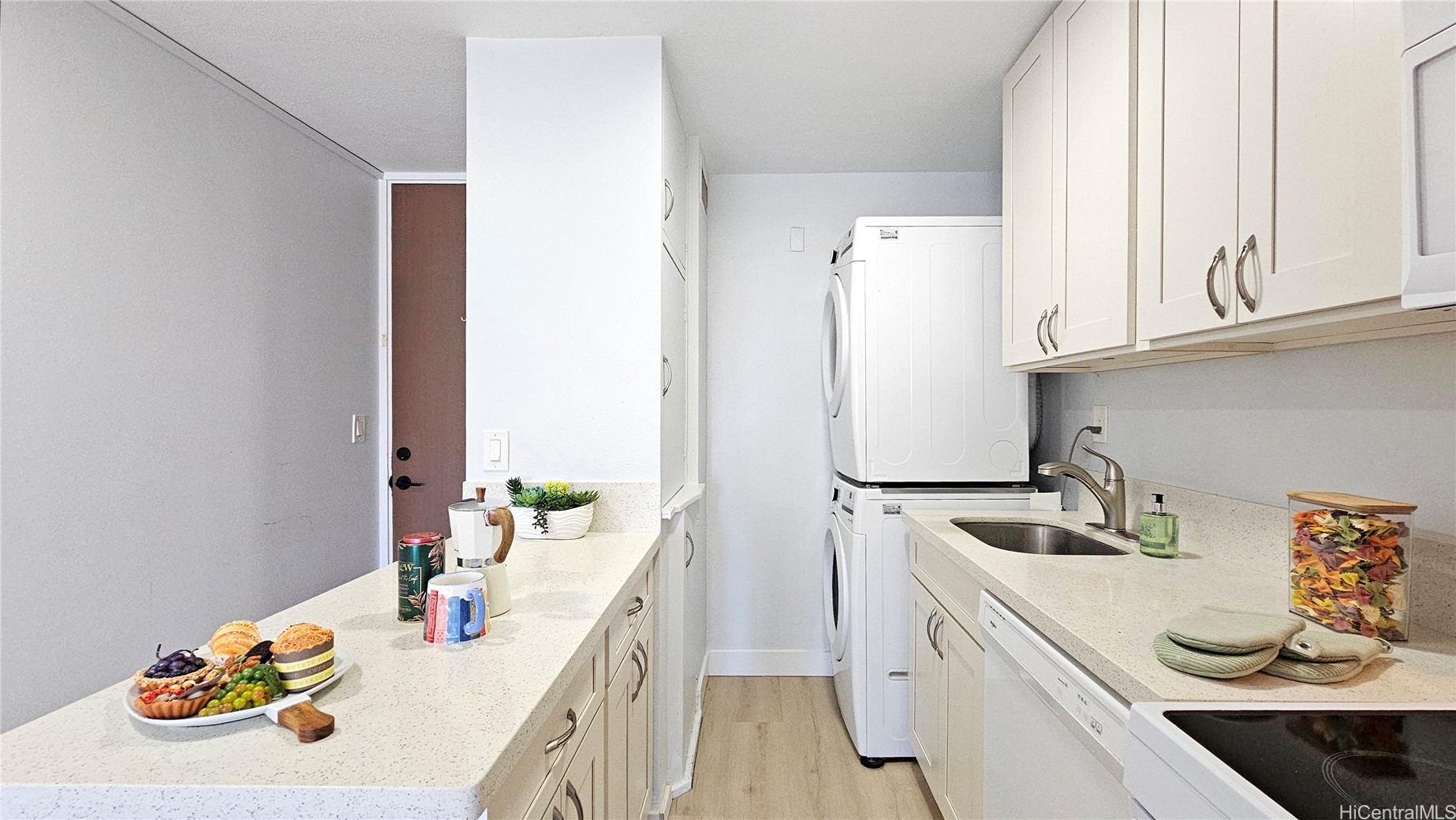 435 Seaside Avenue 805 Property Photo 4