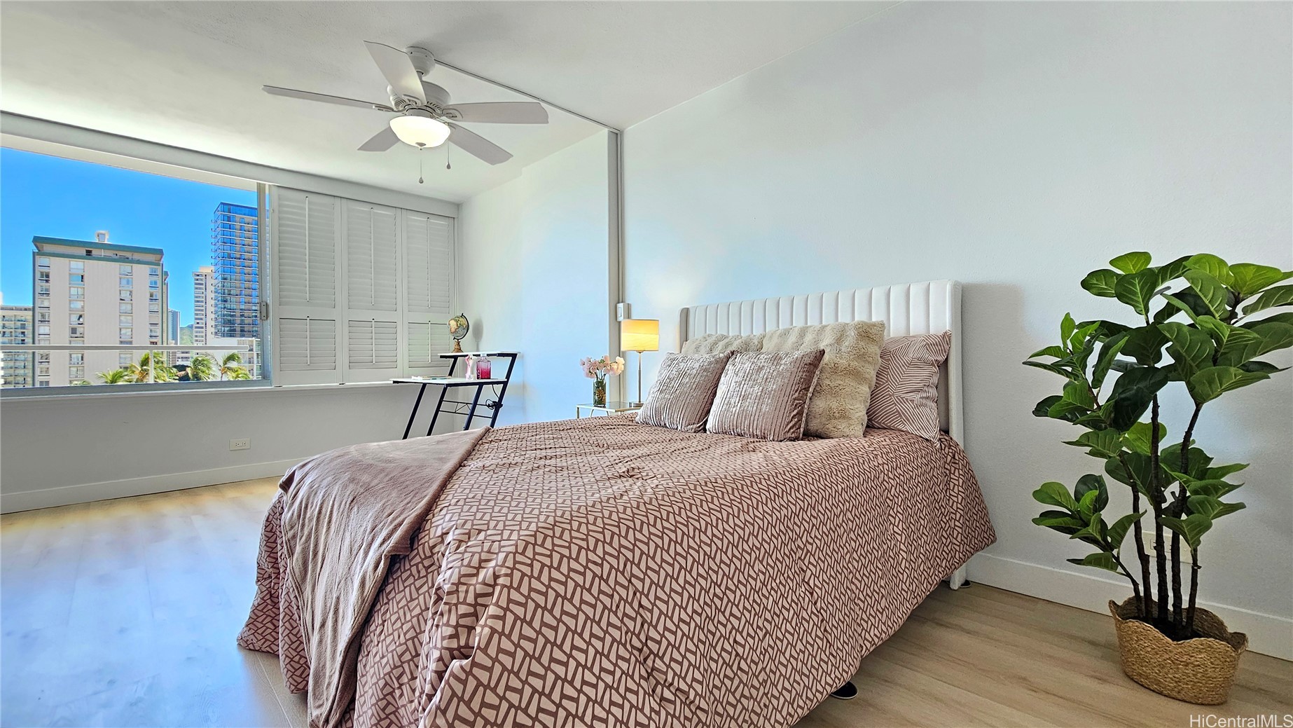 435 Seaside Avenue 805 Property Photo 10
