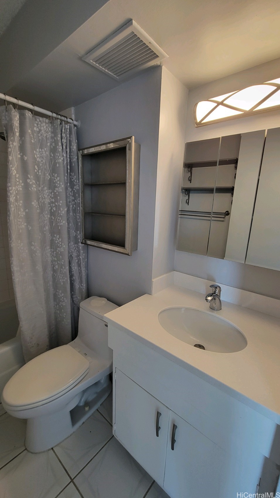 2421 Ala Wai Boulevard 1703 Property Photo 3