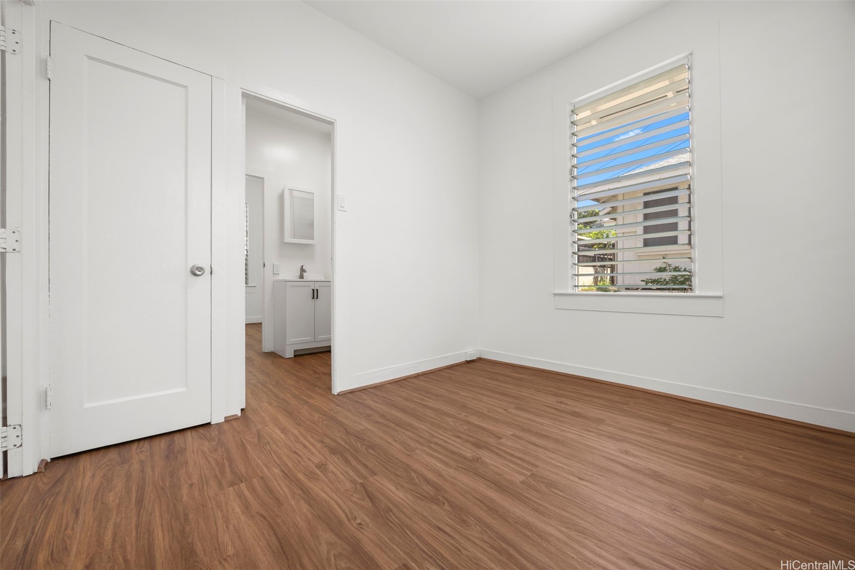1123b 2nd Avenue Property Photo 12