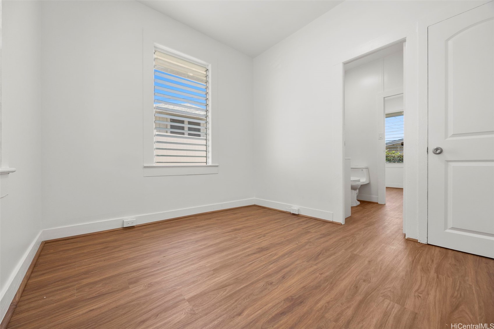 1123b 2nd Avenue Property Photo 16