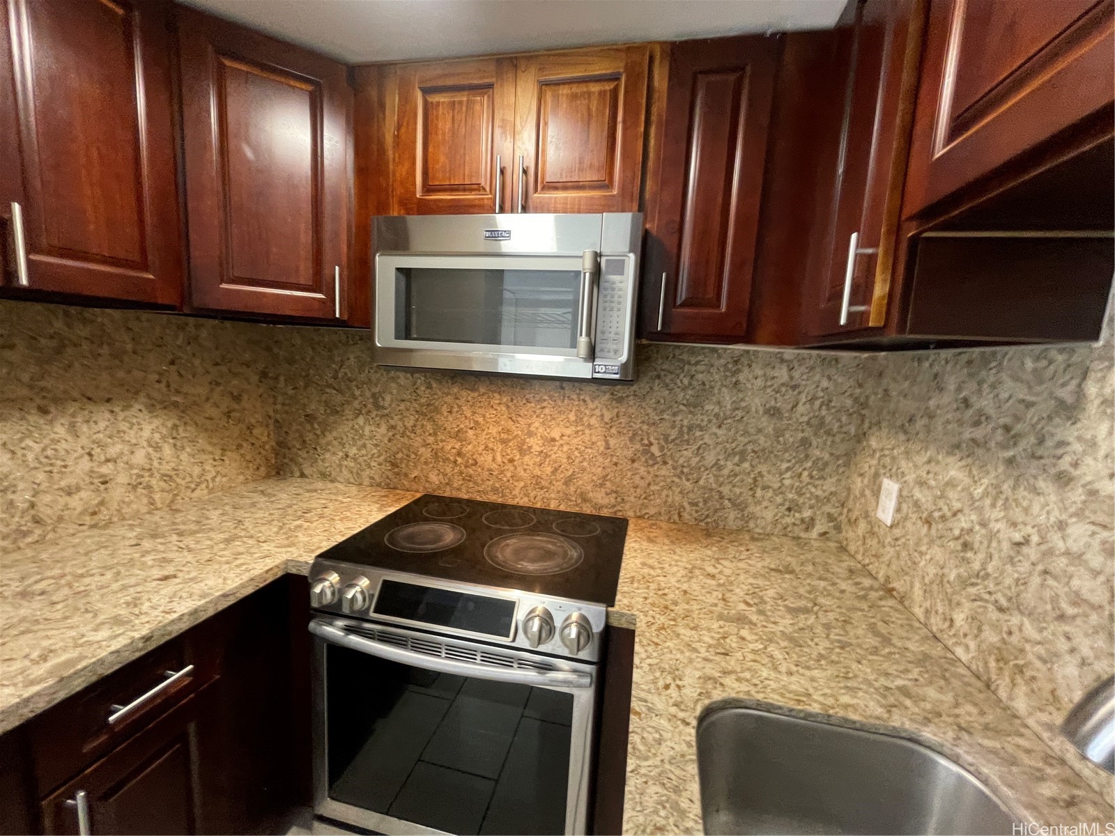 801 Ala Nioi Place 404 Property Photo 4