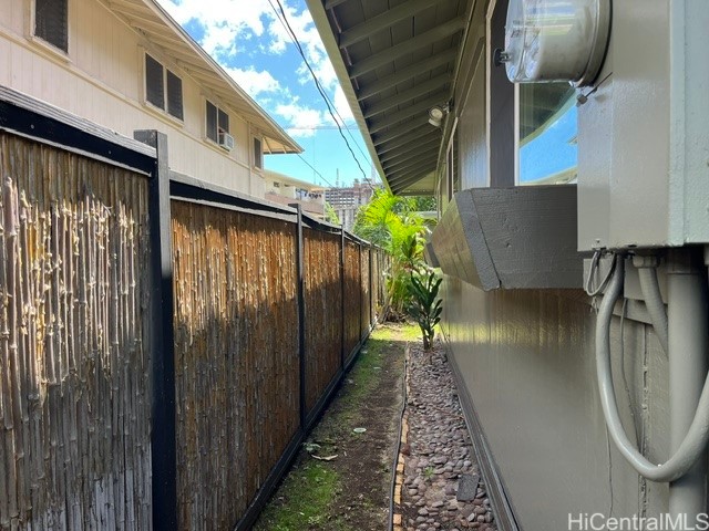 733 University Avenue Property Photo 3