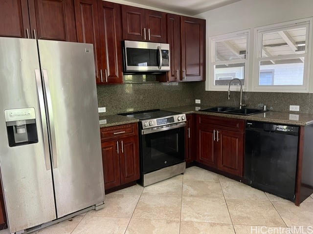 733 University Avenue Property Photo 12