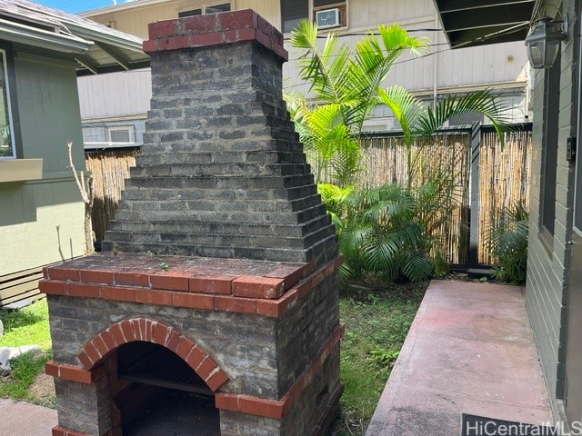 733 University Avenue Property Photo 13