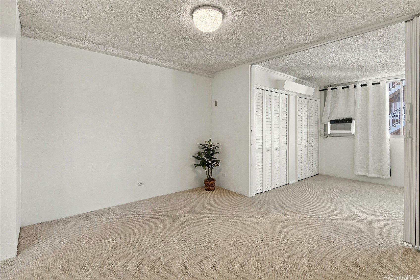 1617 Clark Street 703 Property Photo 15