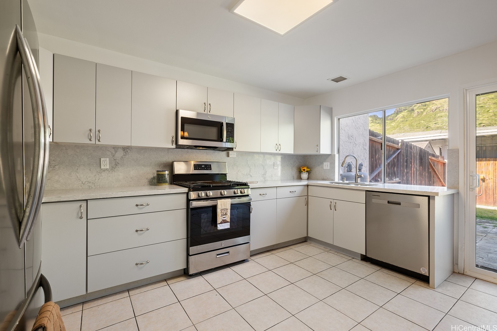 1056 Kolokolo Street E Property Photo 10
