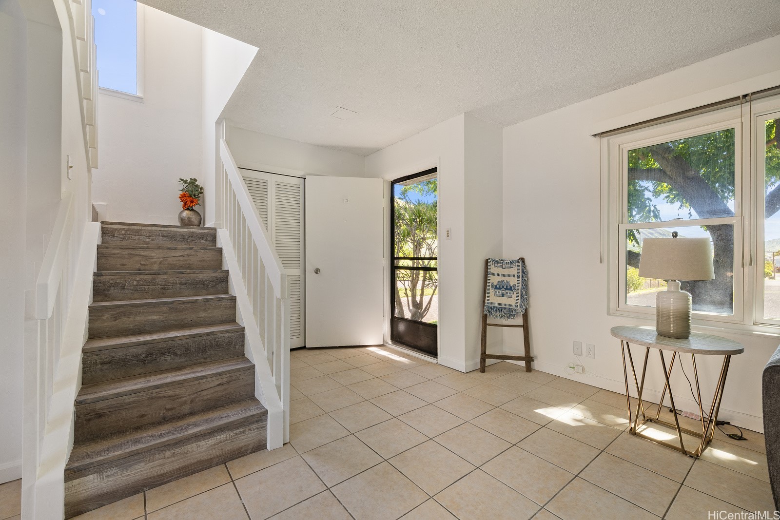 1056 Kolokolo Street E Property Photo 12