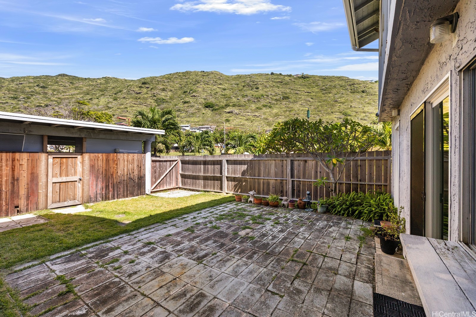 1056 Kolokolo Street E Property Photo 23
