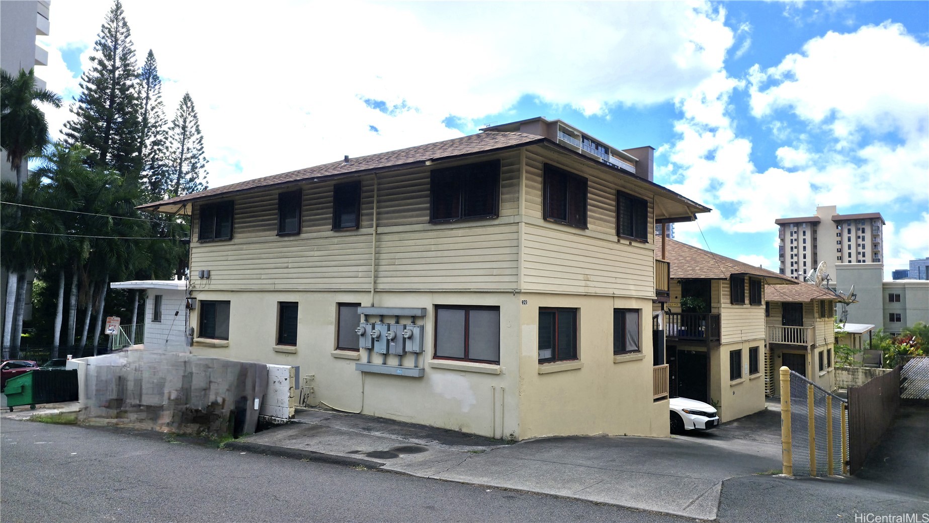 927 Spencer Street Property Photo 4