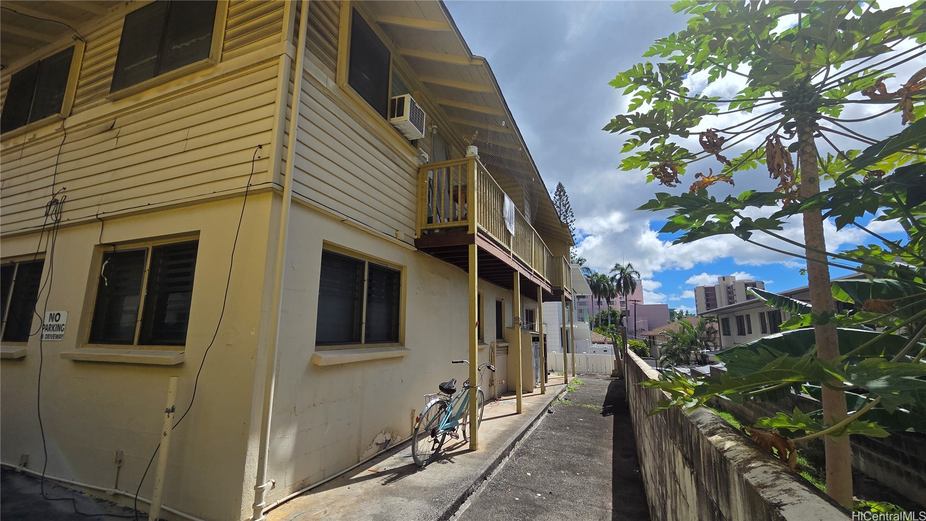 927 Spencer Street Property Photo 6