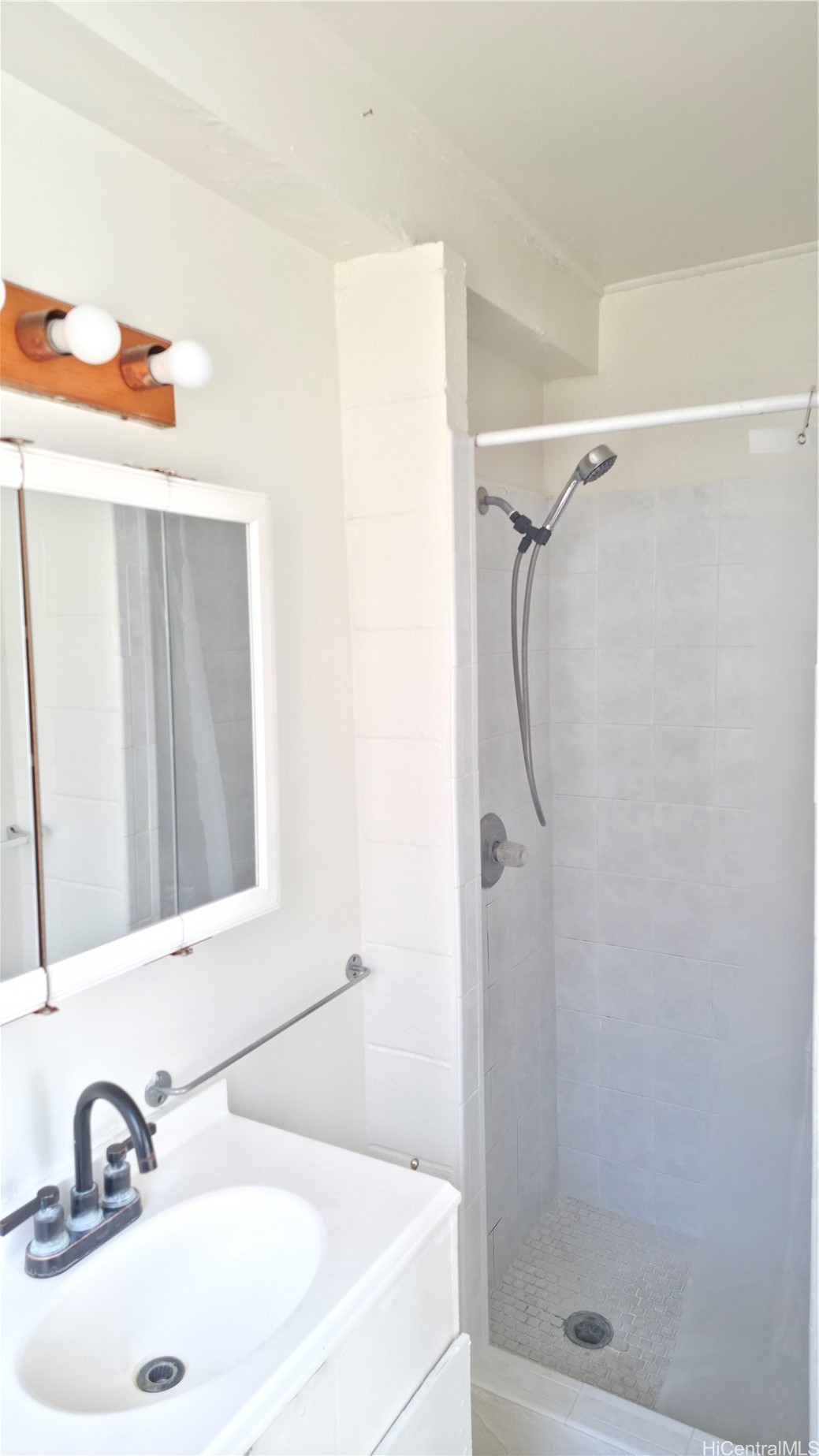 927 Spencer Street Property Photo 8