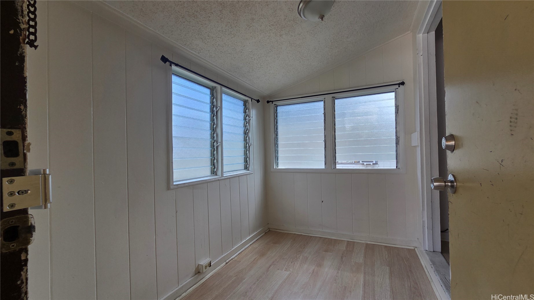 927 Spencer Street Property Photo 13
