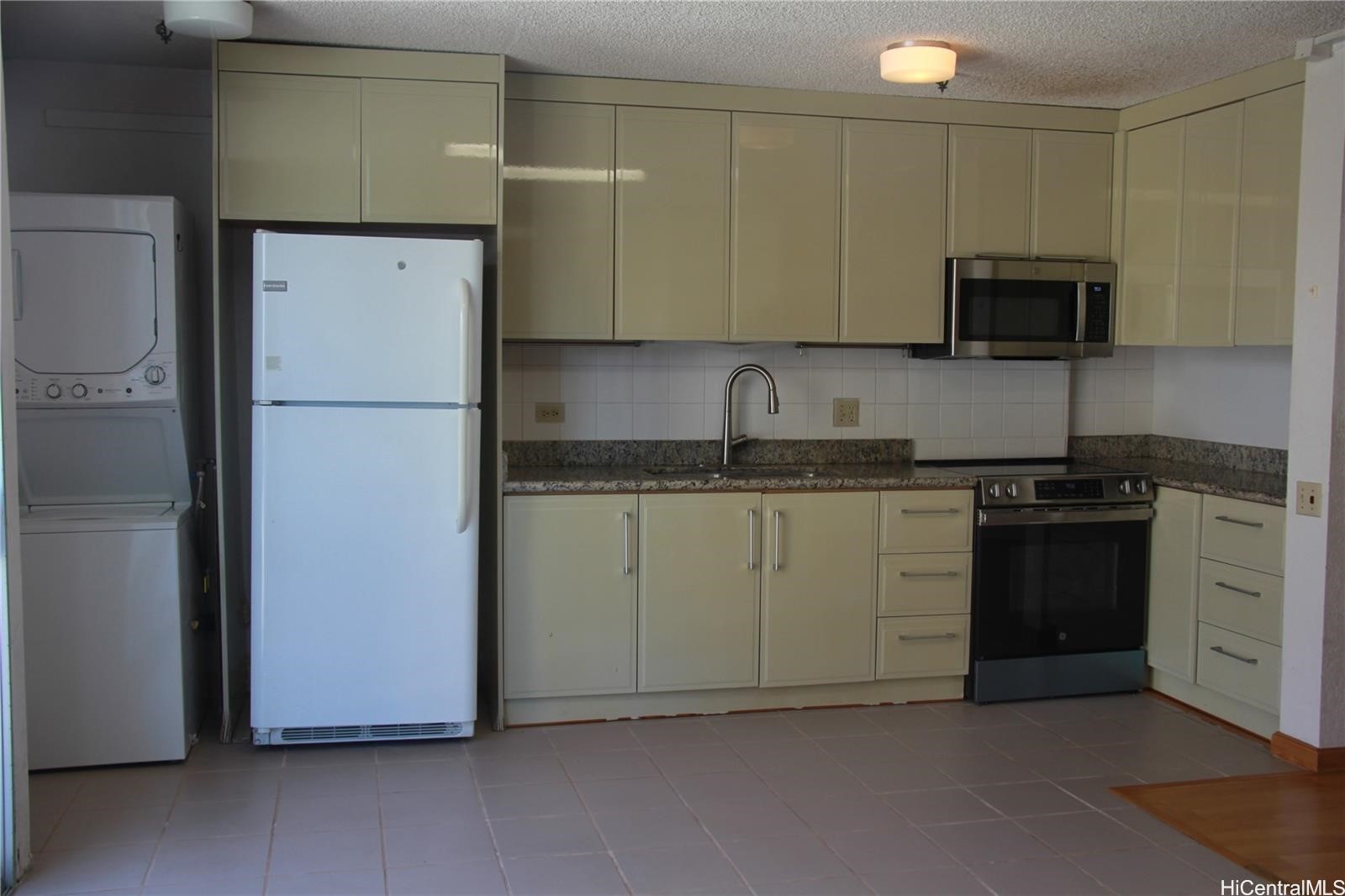 1226 Alexander Street 607 Property Photo 6