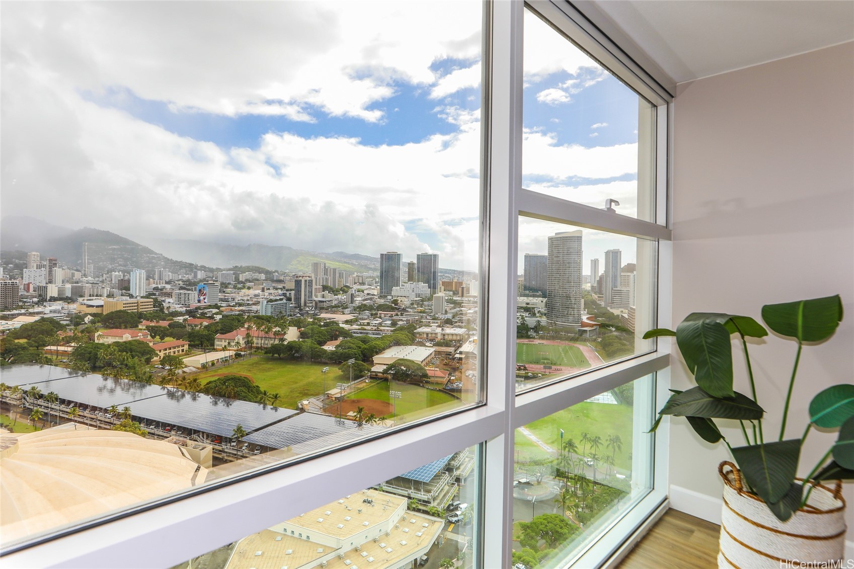 909 Kapiolani Boulevard 2807 Property Photo 6