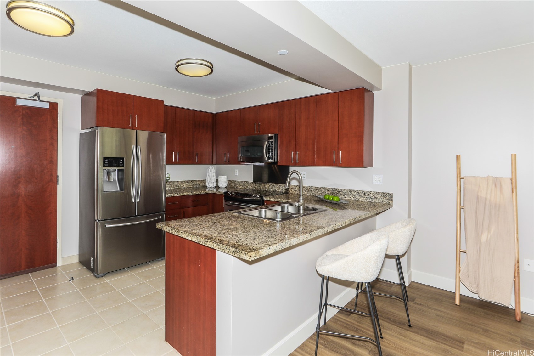 909 Kapiolani Boulevard 2807 Property Photo 7