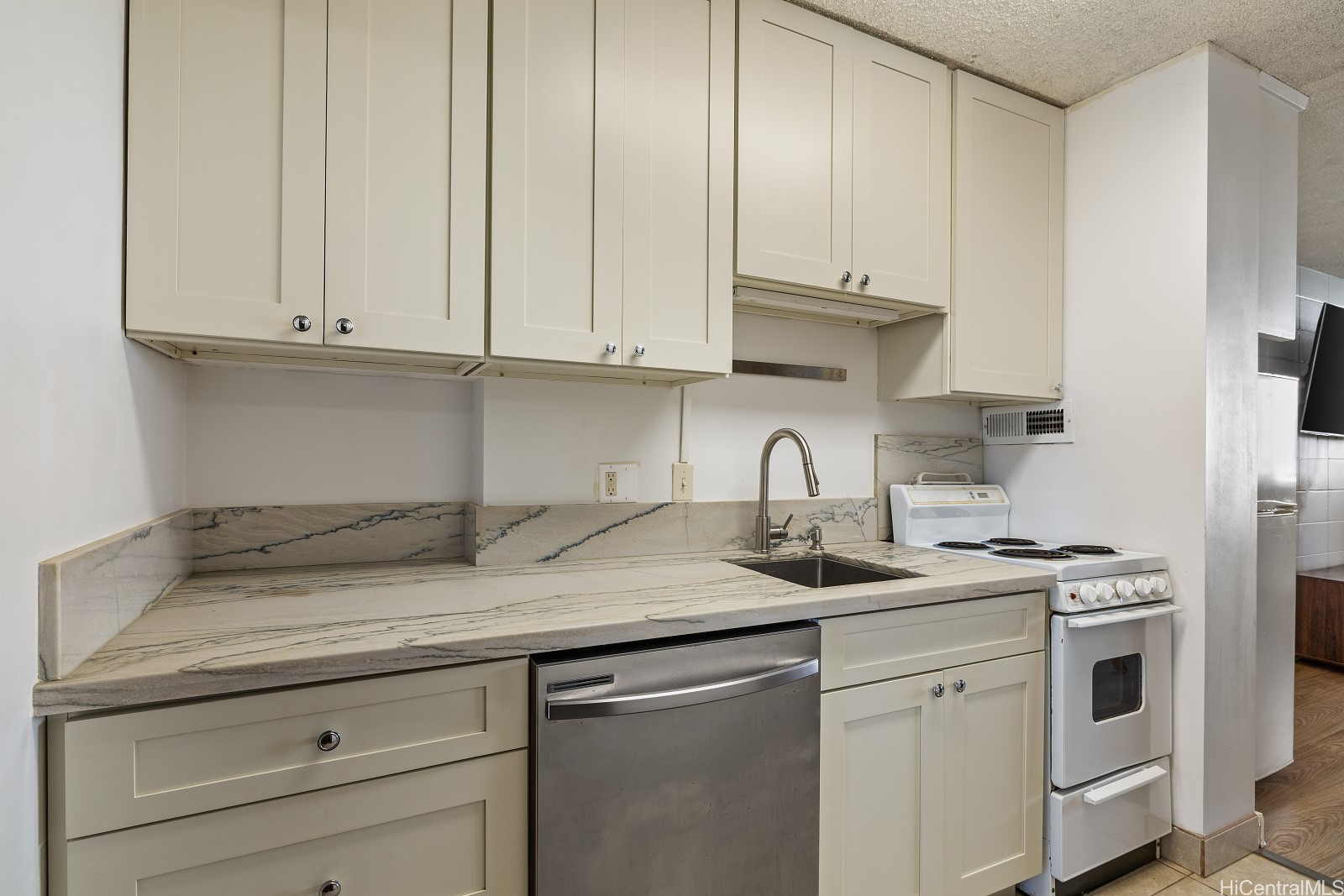 1720 Ala Moana Boulevard 801b Property Photo 8