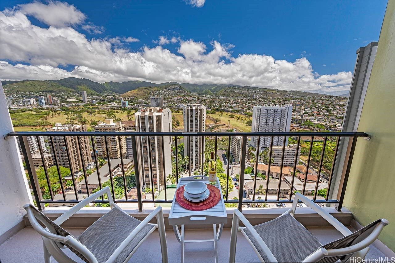 229 Paoakalani Avenue 3011 (NUC) Property Photo 1