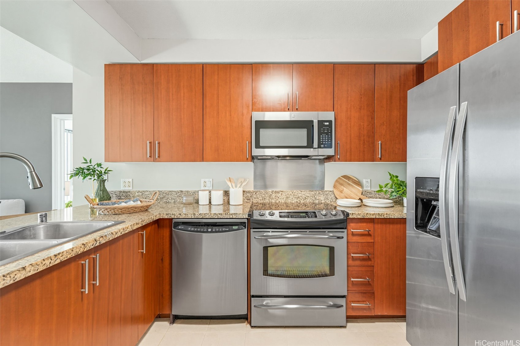 909 Kapiolani Boulevard 1002 Property Photo 8