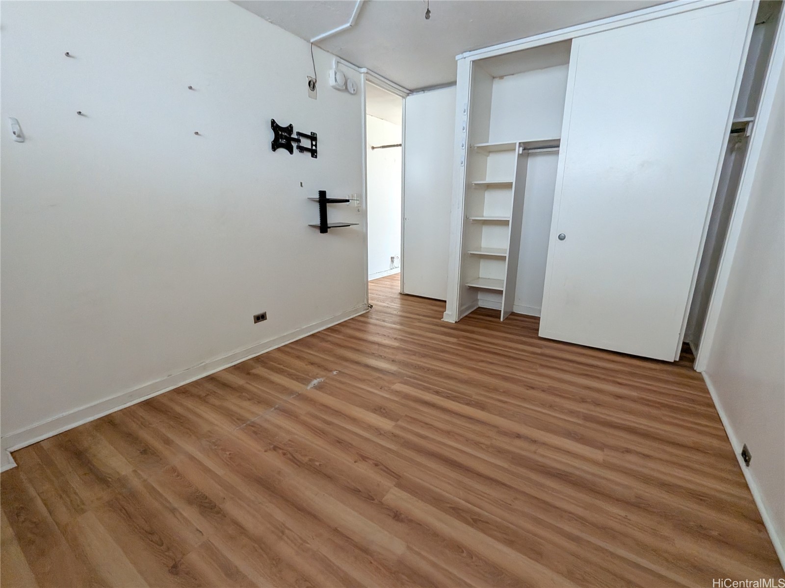 620 Mccully Street 903 Property Photo 7