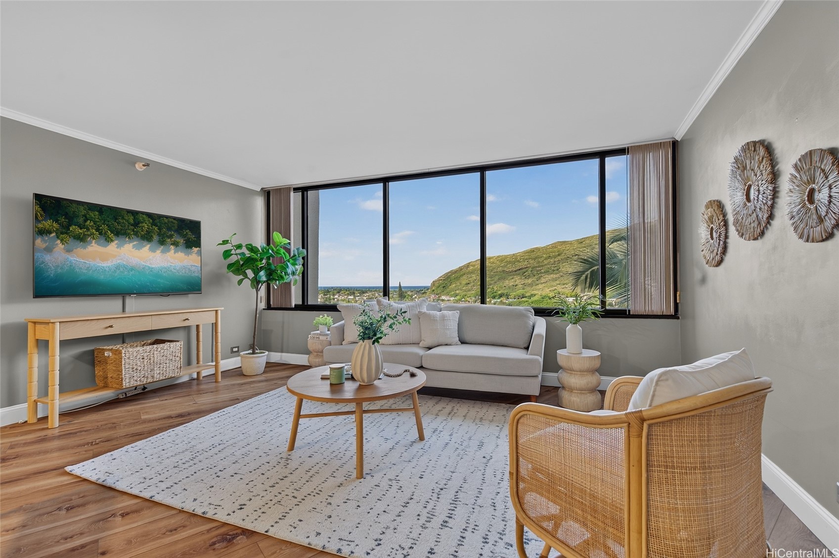 555 Hahaione Street 7d Property Photo 1