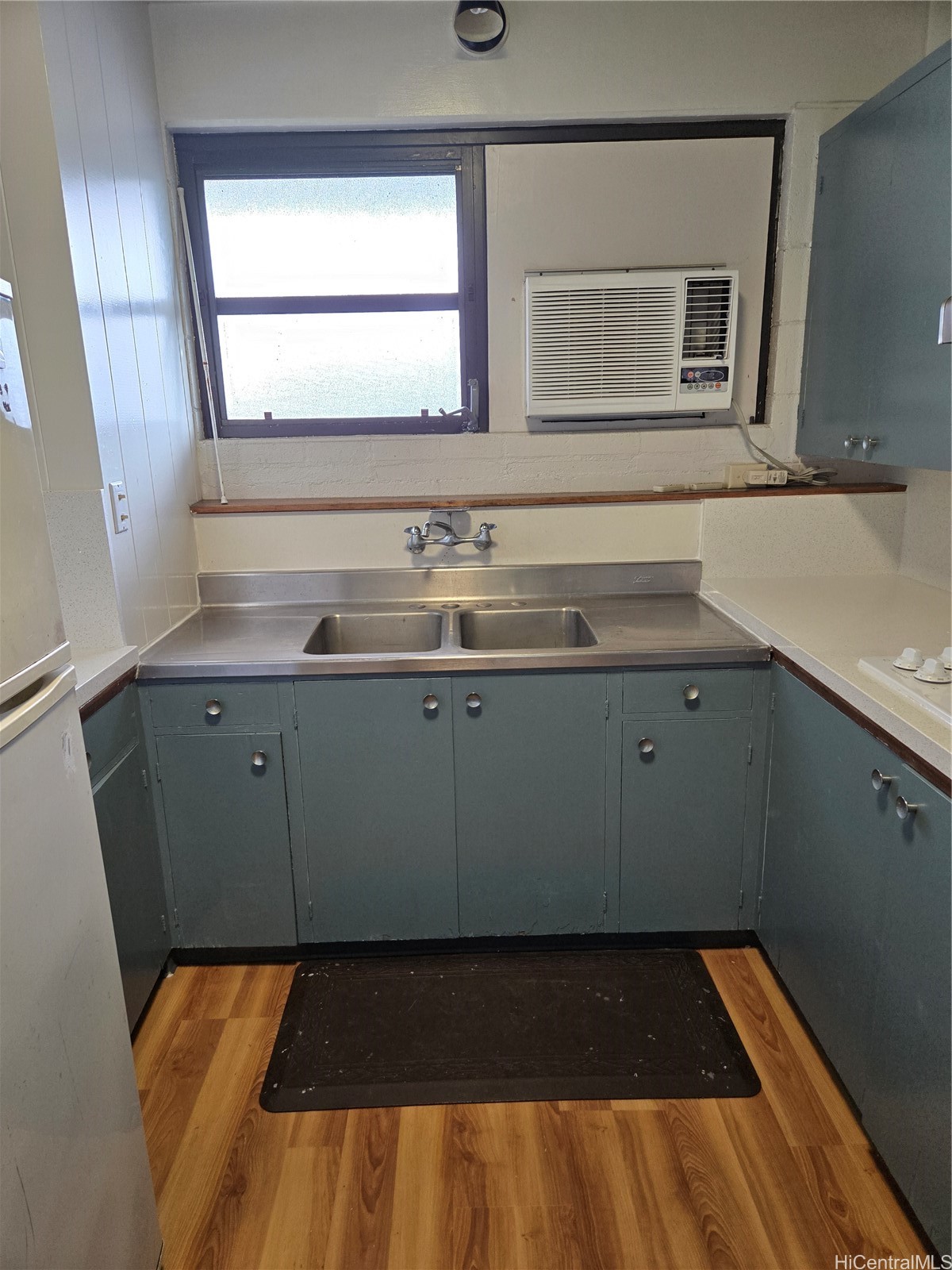 32 N School Street 2 Property Photo 3