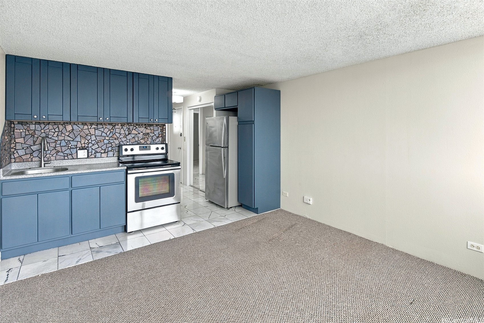 2211 Ala Wai Boulevard 1507 Property Photo 1