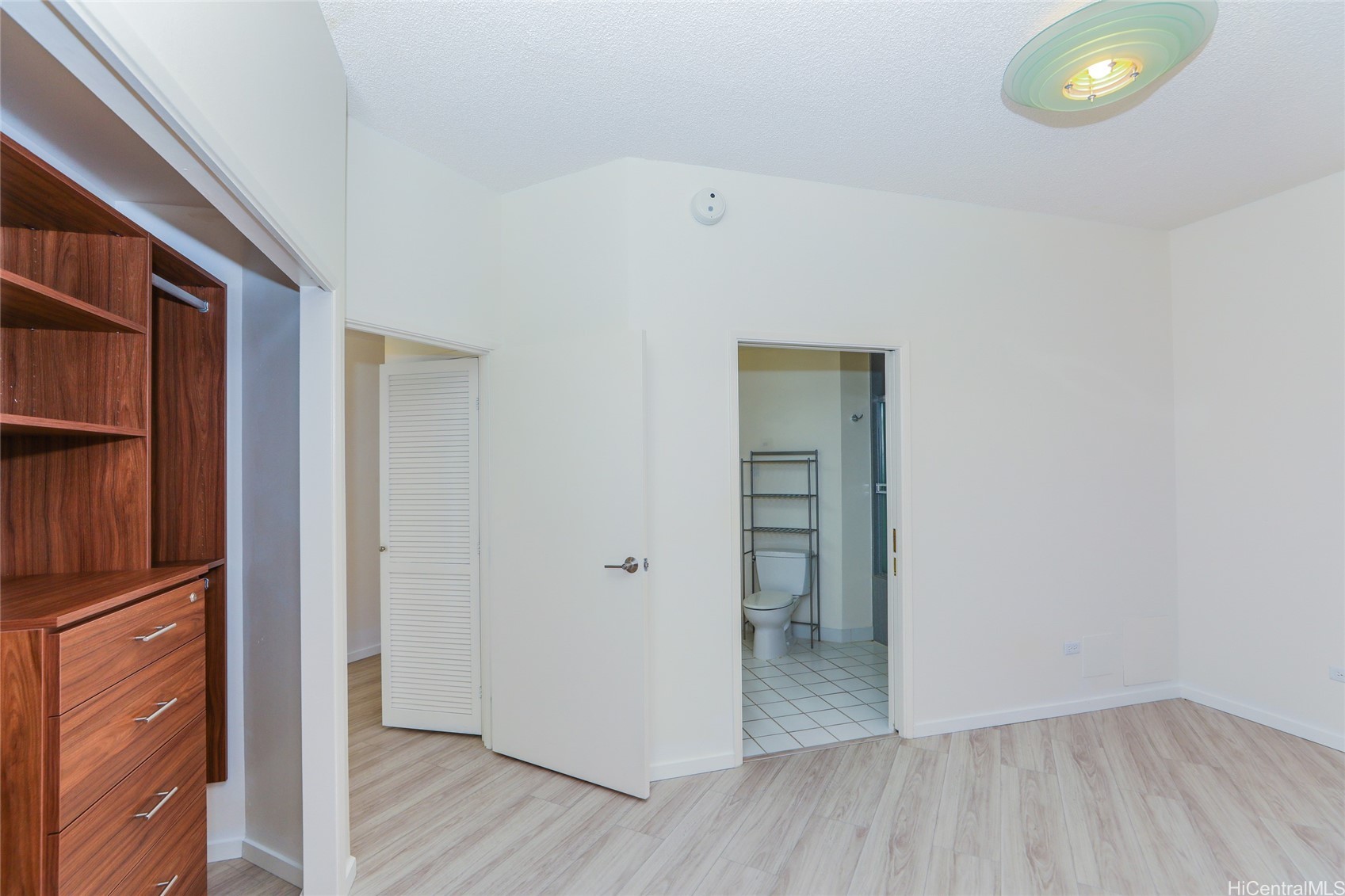 725 Kapiolani Boulevard 2402 Property Photo 12