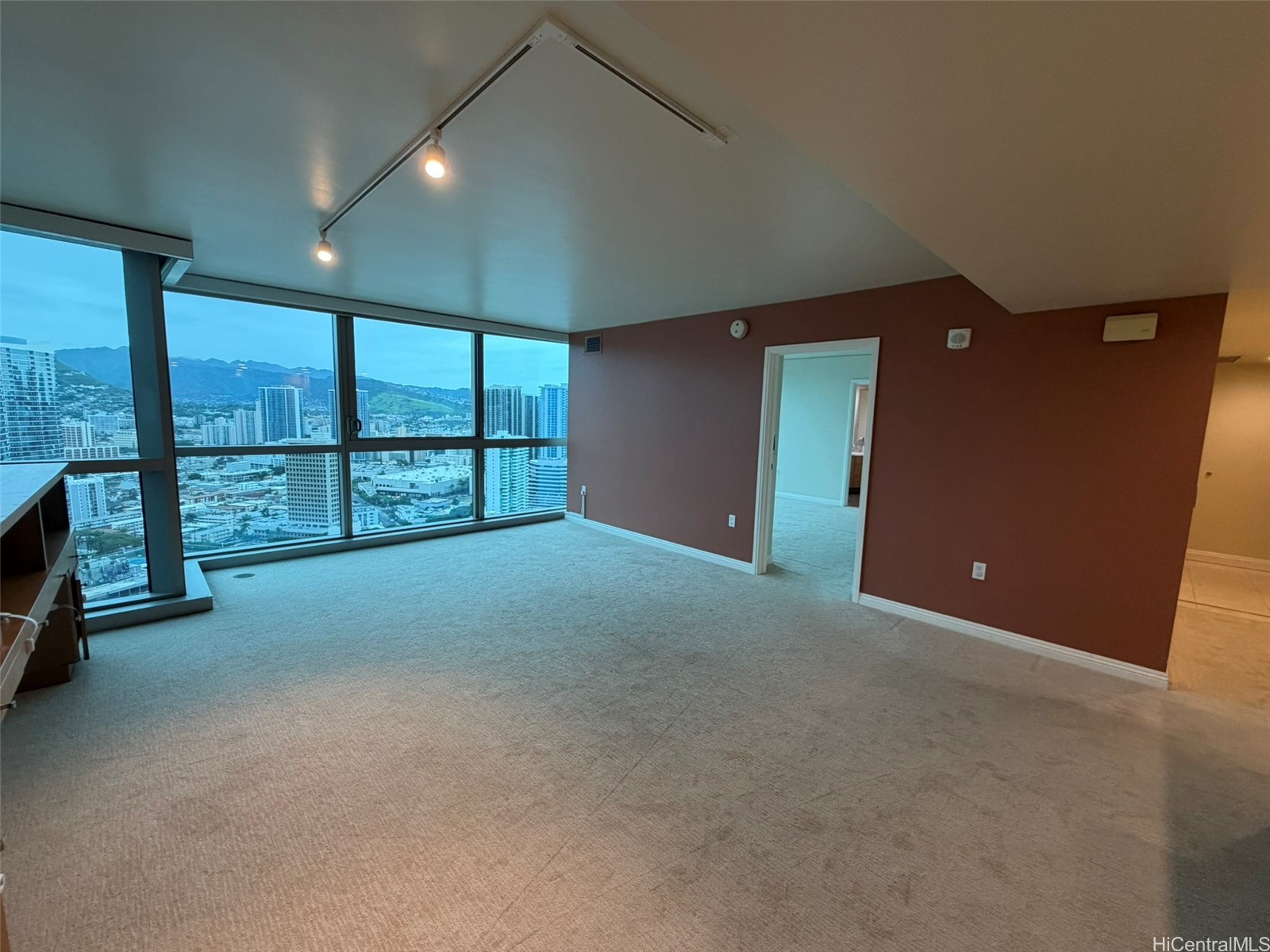 1177 Queen Street 3801 Property Photo 3