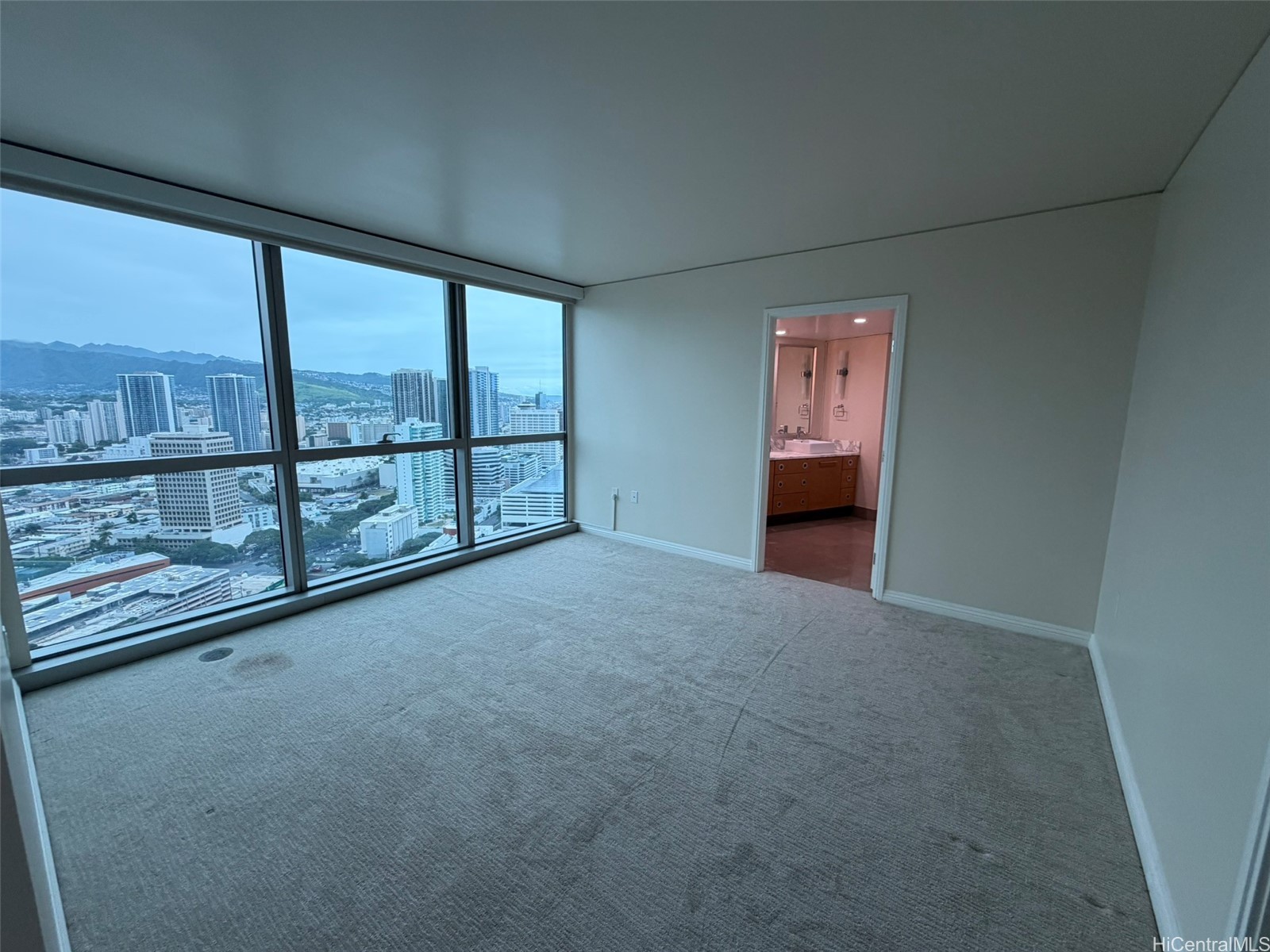 1177 Queen Street 3801 Property Photo 5