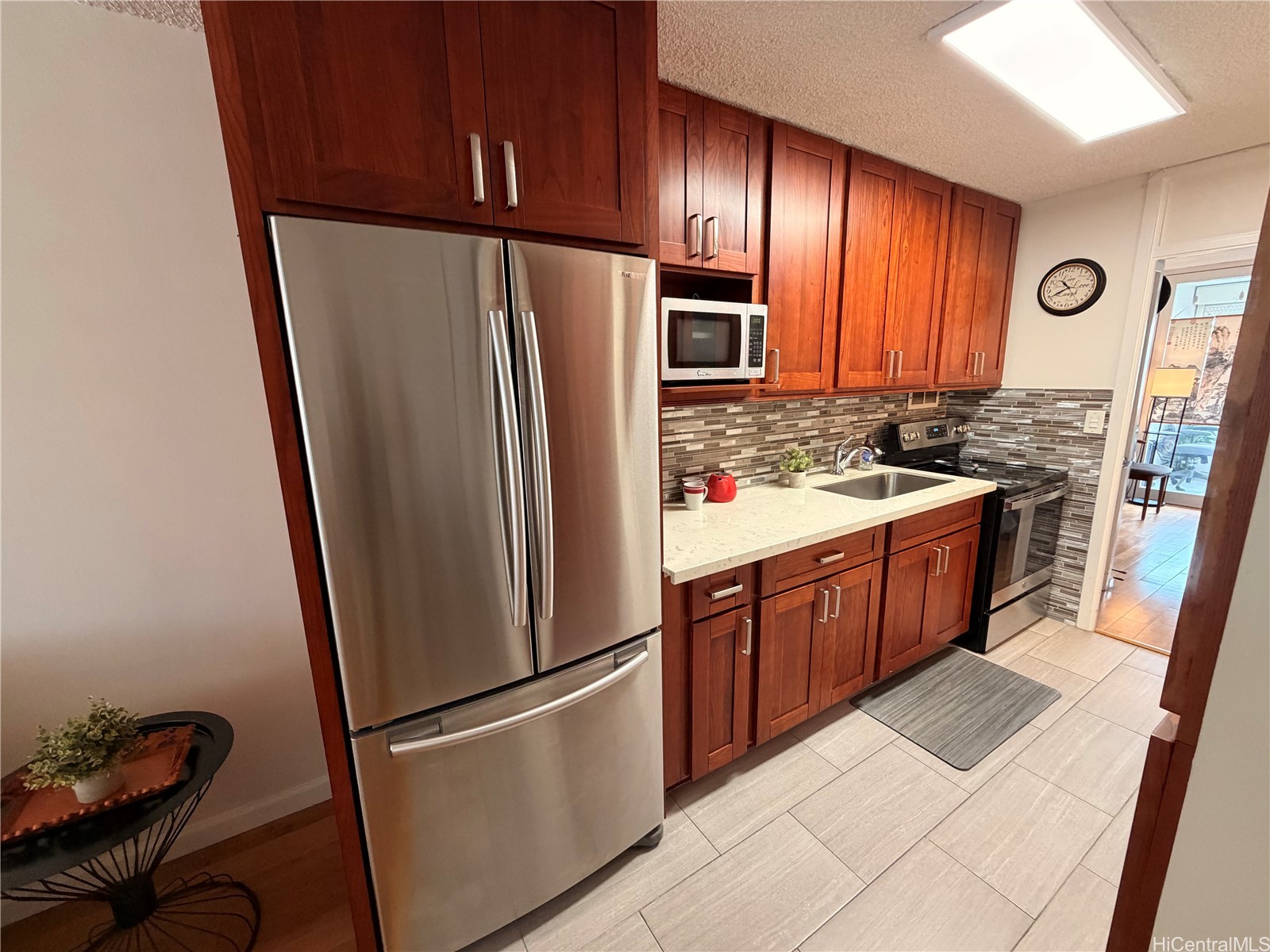 425 Ena Road #607b Property Photo 9