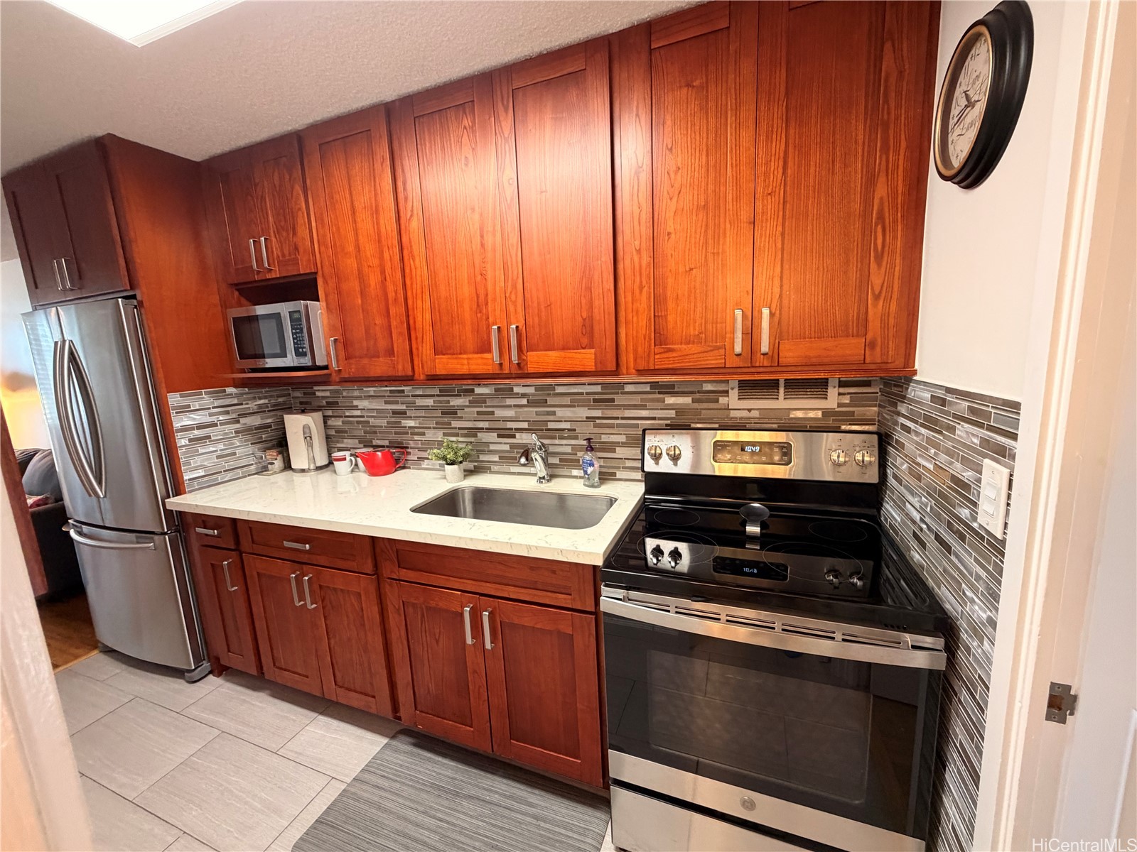 425 Ena Road #607b Property Photo 11