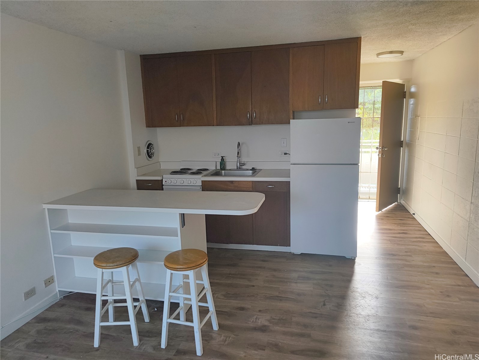 711 Kamuela Avenue Property Photo 1