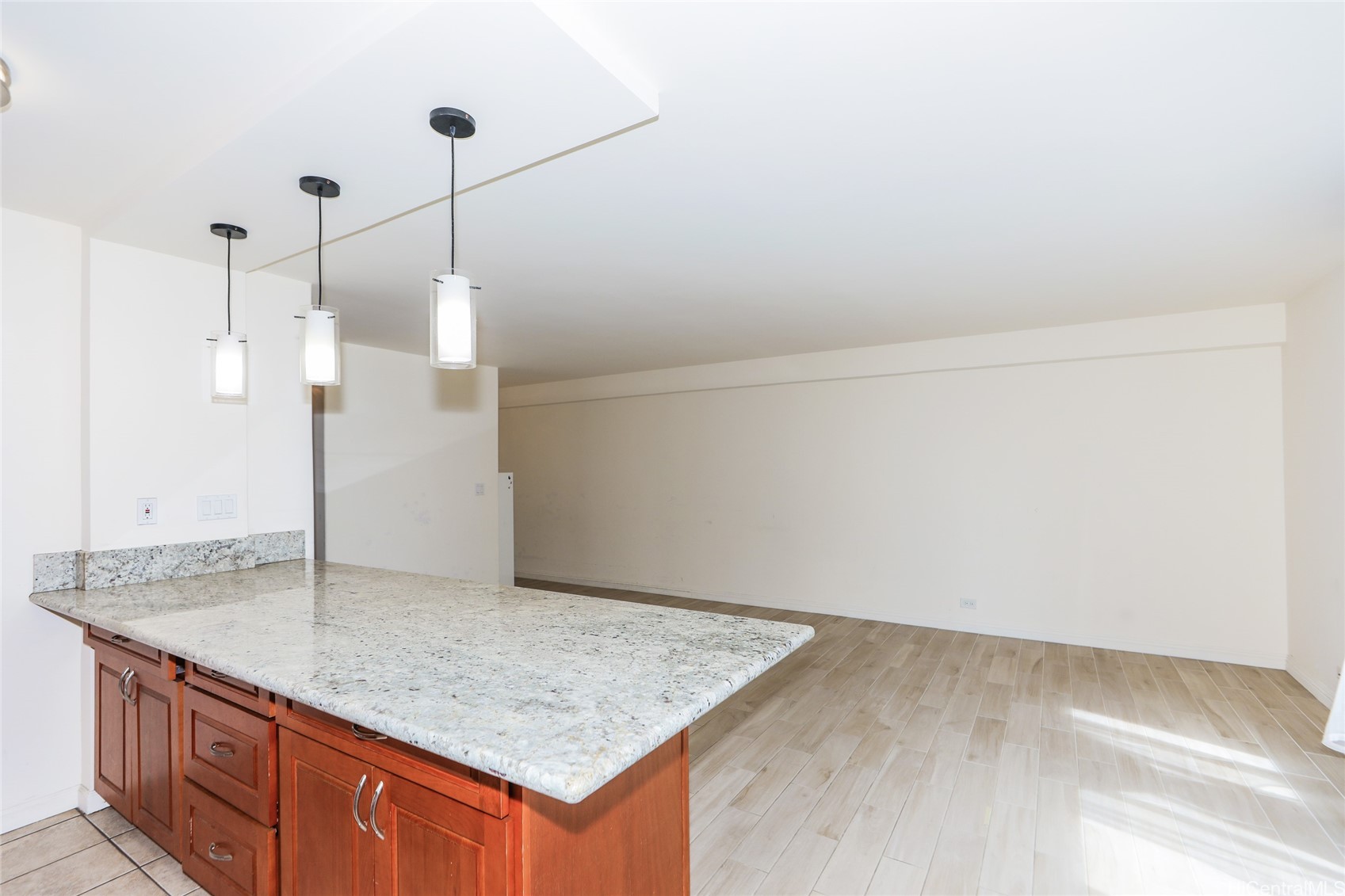 910 Ahana Street 507 Property Photo 4