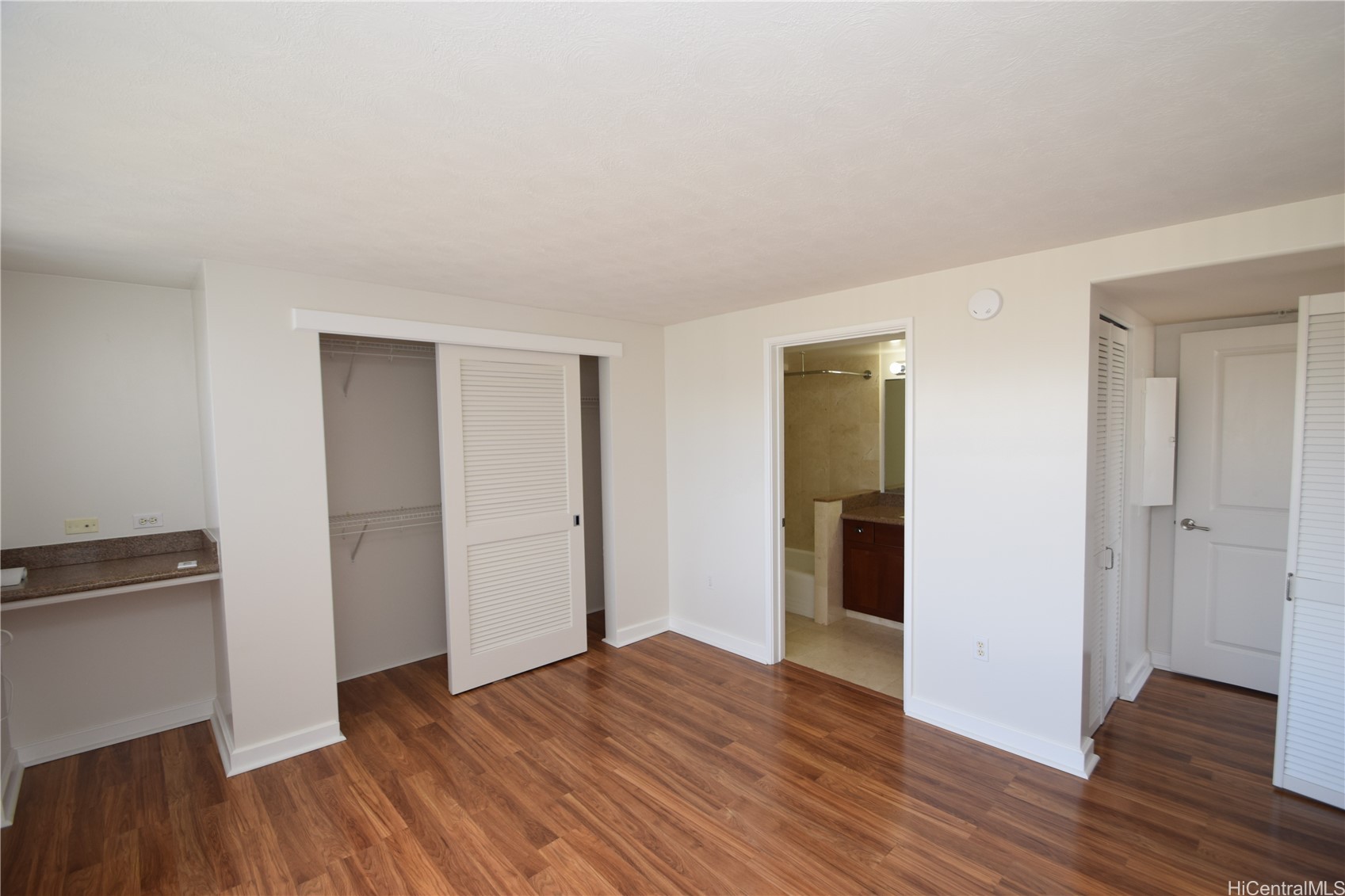 343 Hobron Lane 4101 Property Photo 14