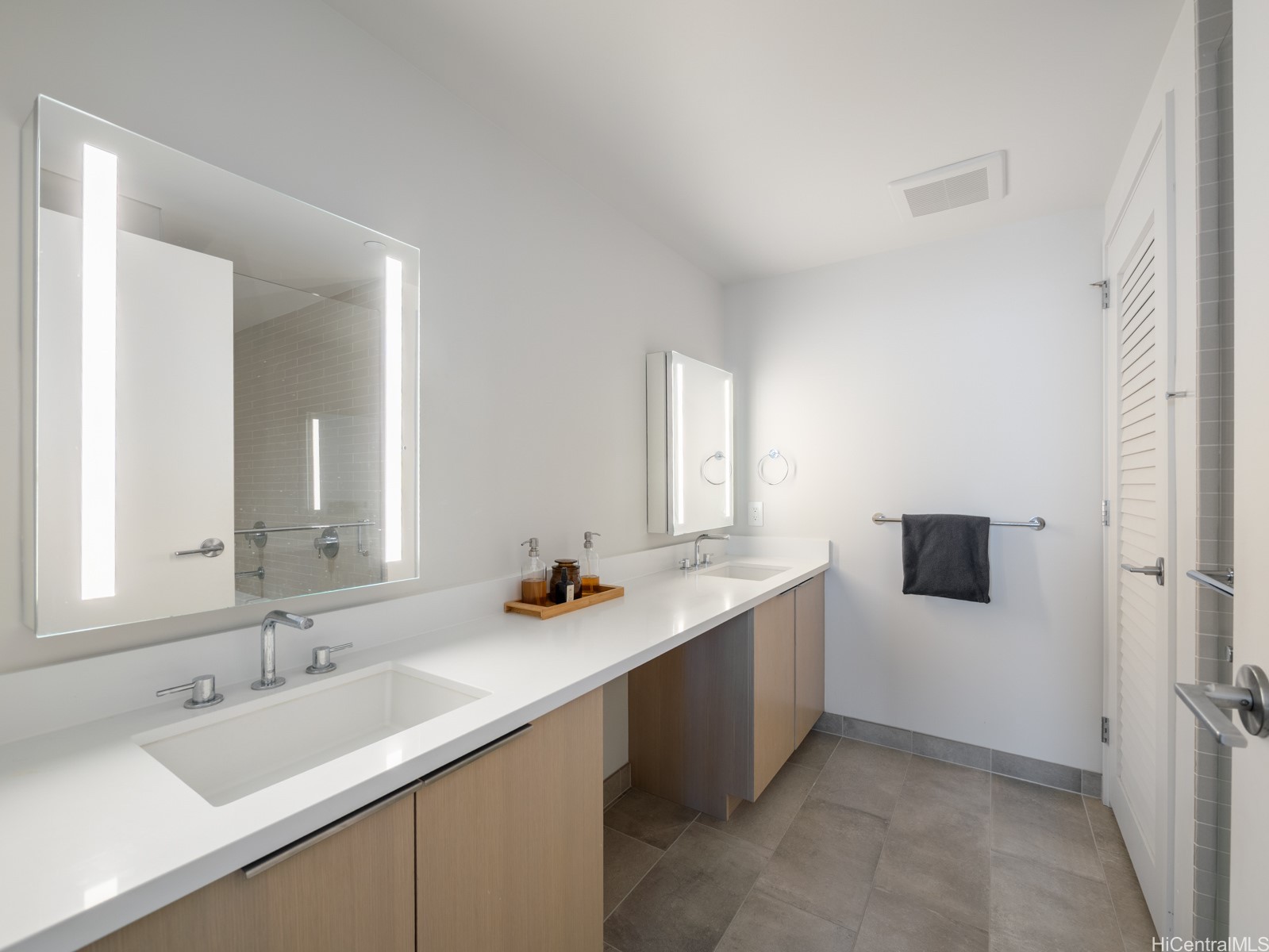 1001 Queen Street 3801 Property Photo 10