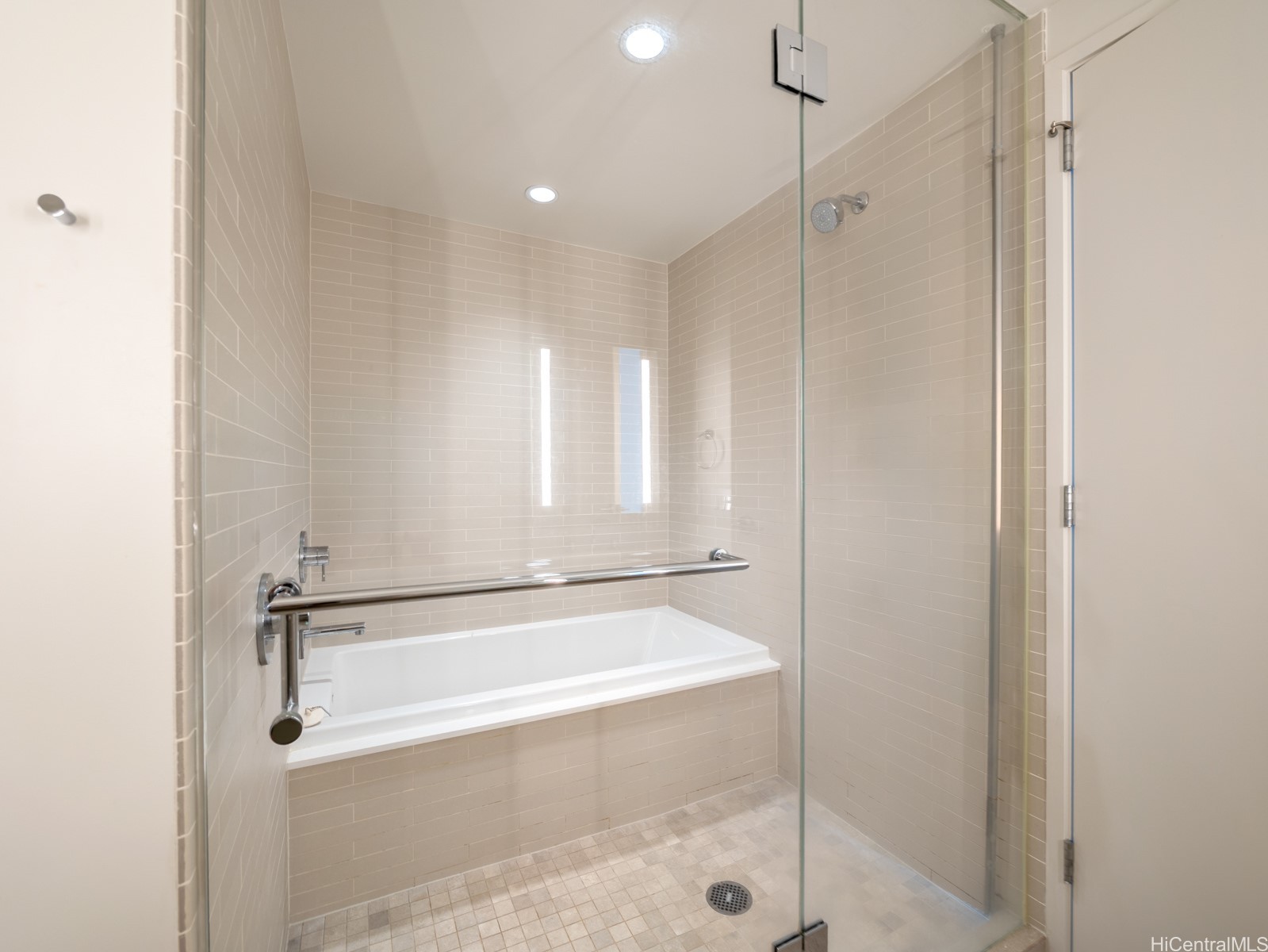 1001 Queen Street 3801 Property Photo 11