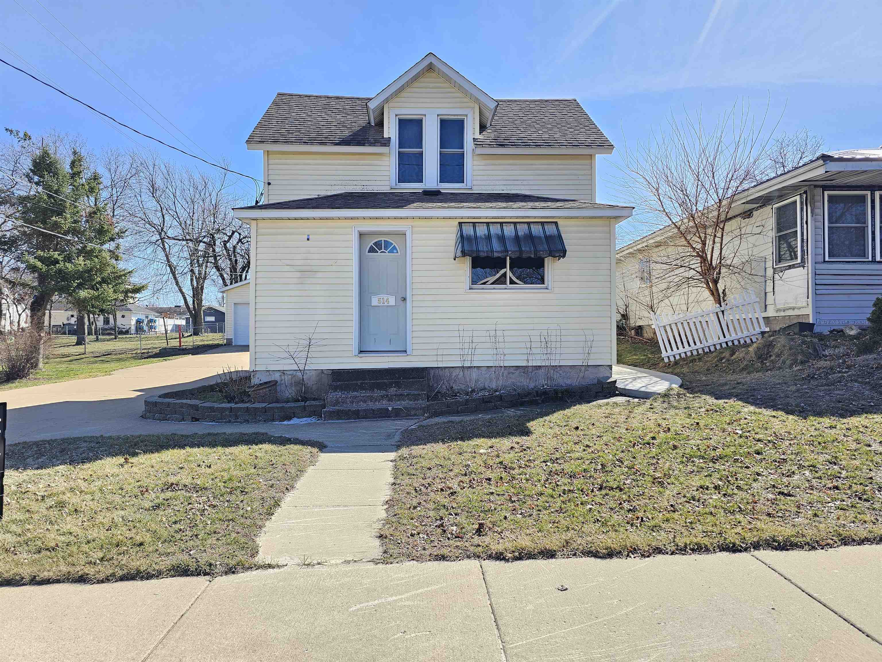 514 W Benton Street