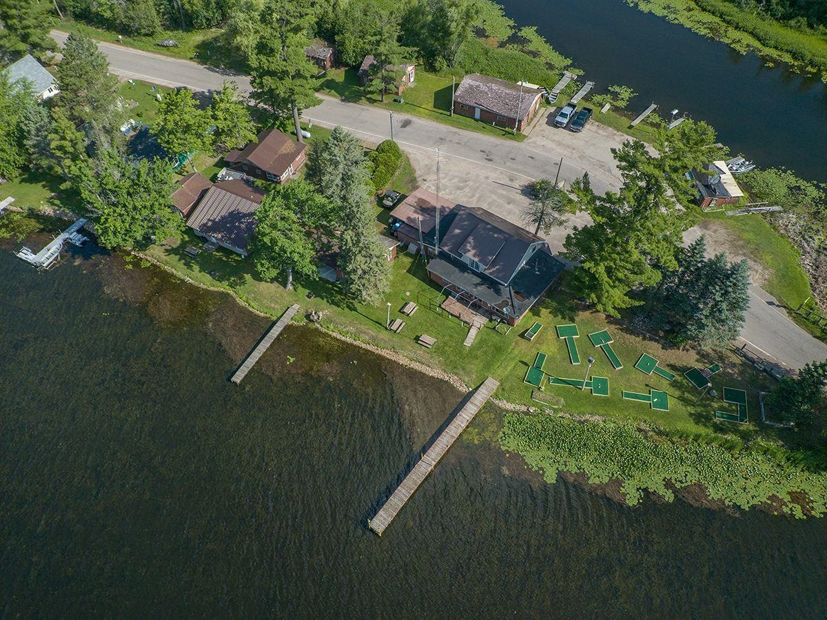8915 Pickerel Lake