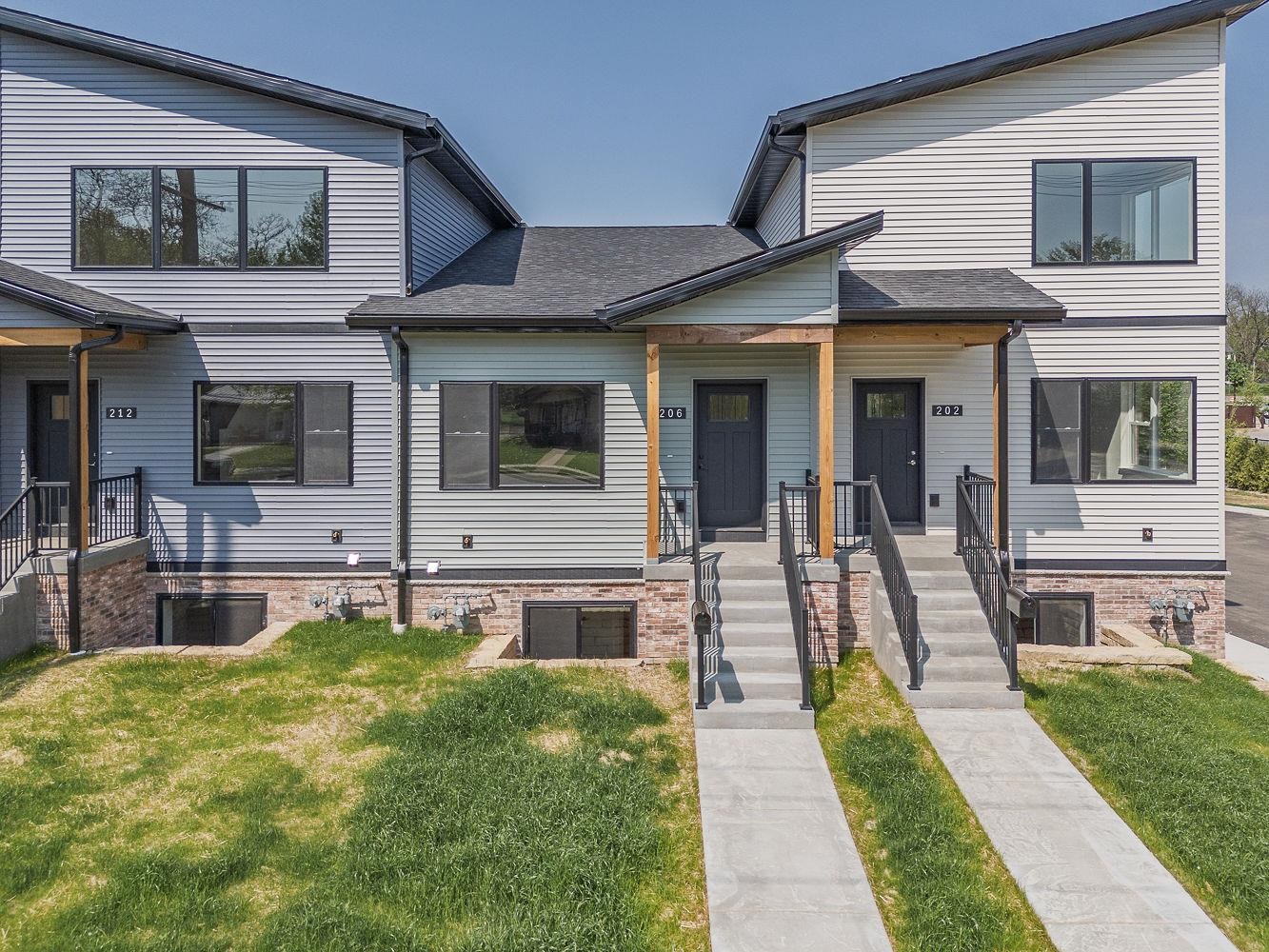 206 S Dewey Avenue Property Photo 1