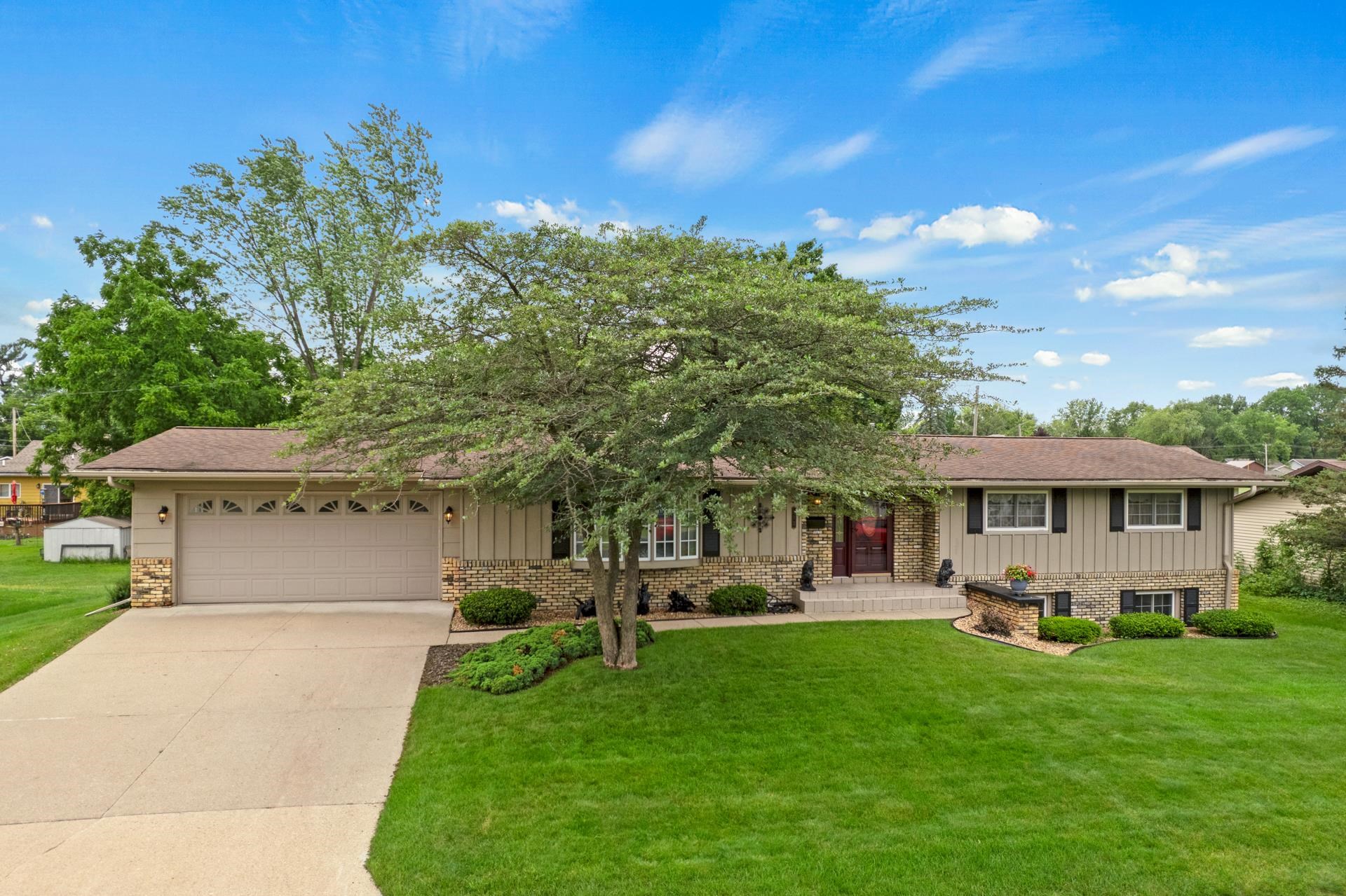 512 Circle Street Property Photo 1