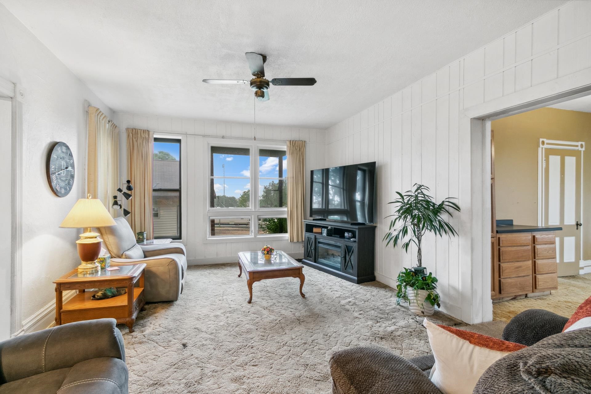 370 Park Street Property Photo 1