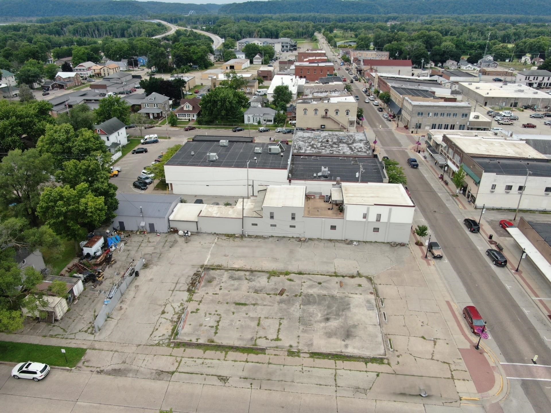 226 E Blackhawk Avenue Property Photo 1