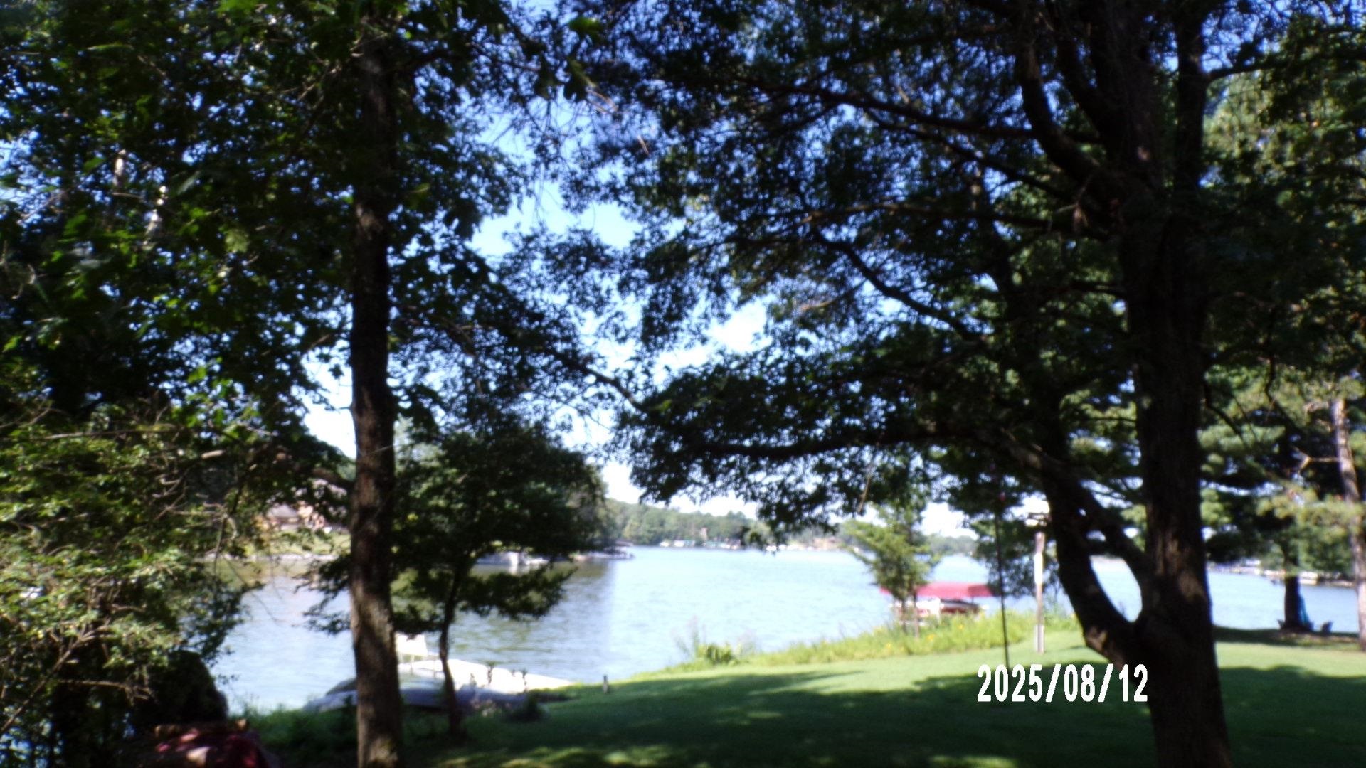 1087 E Queens Way Property Photo 1