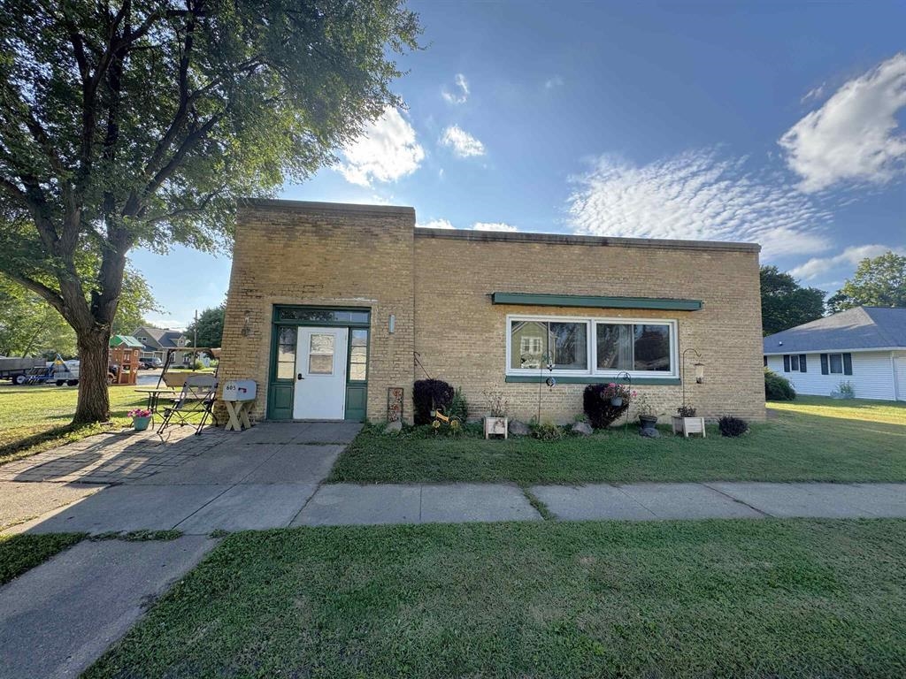605 E 4th Avenue Property Photo 1