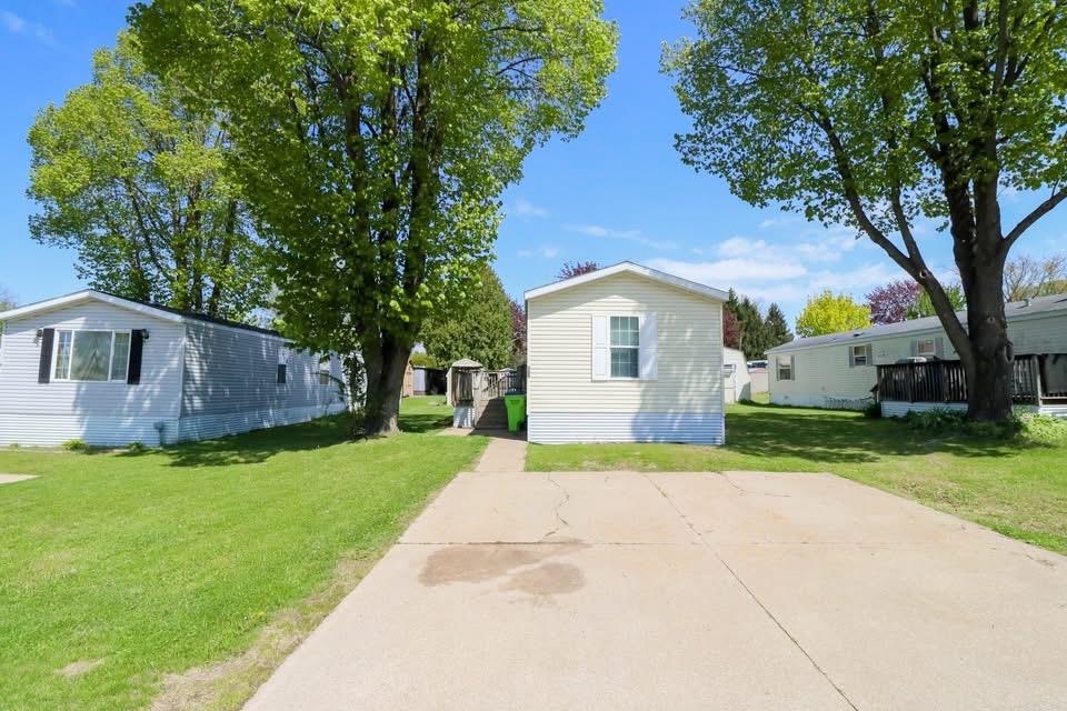 N3305 Cty M 125 Property Photo 1