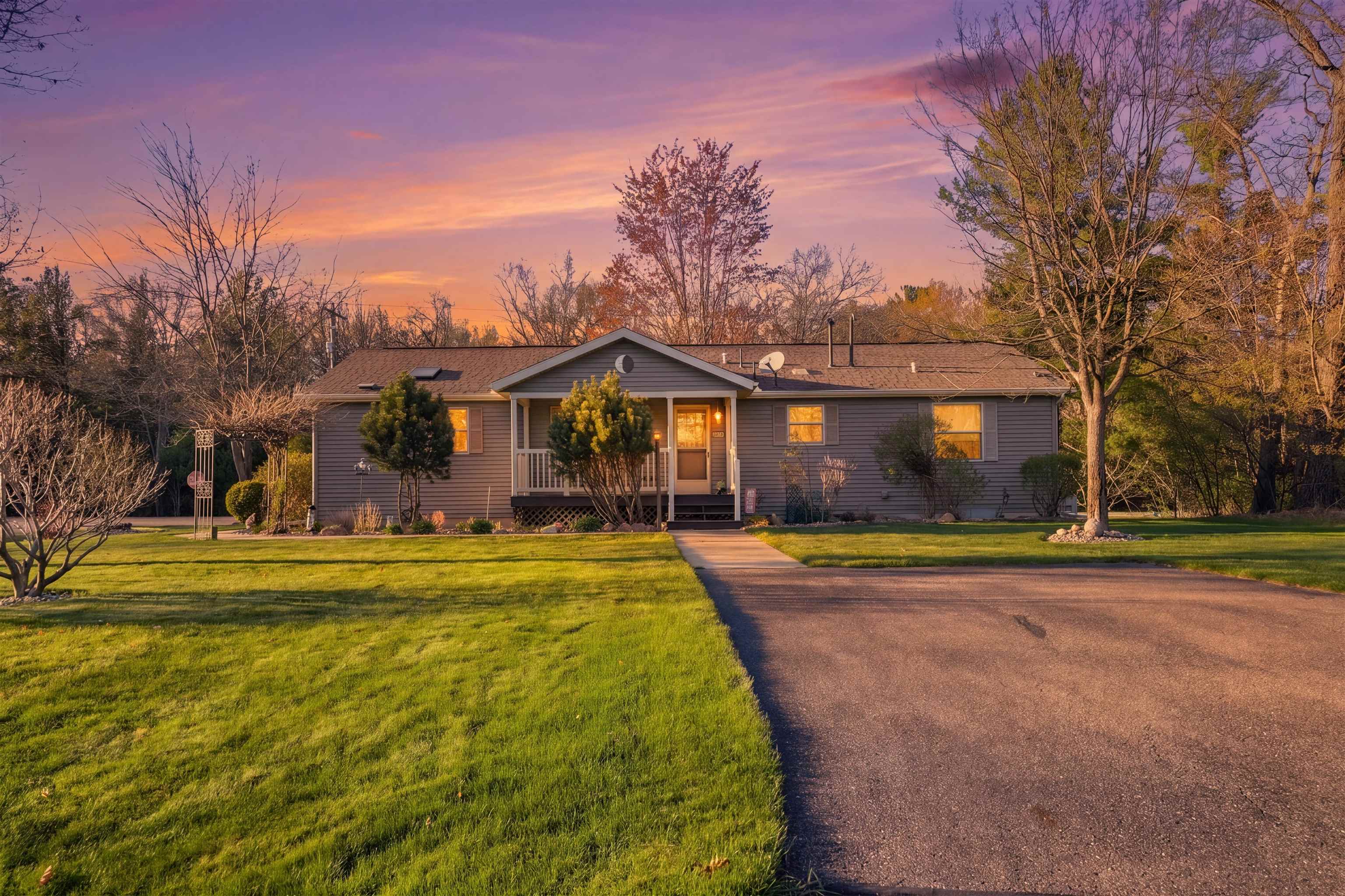 399 Oakbrook Drive Property Photo 1