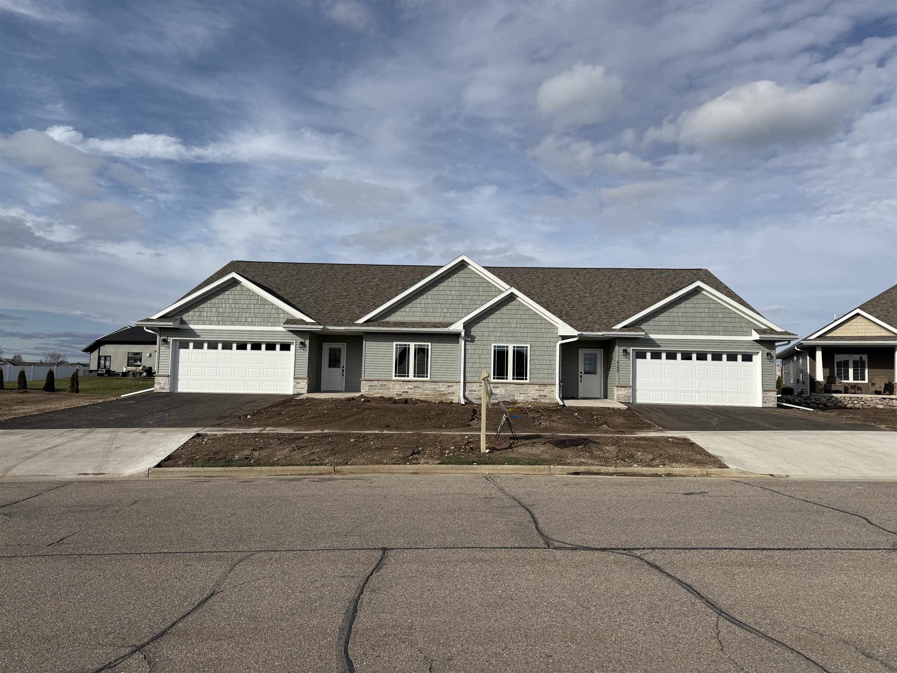 3106 S Bartells Drive Property Photo 1