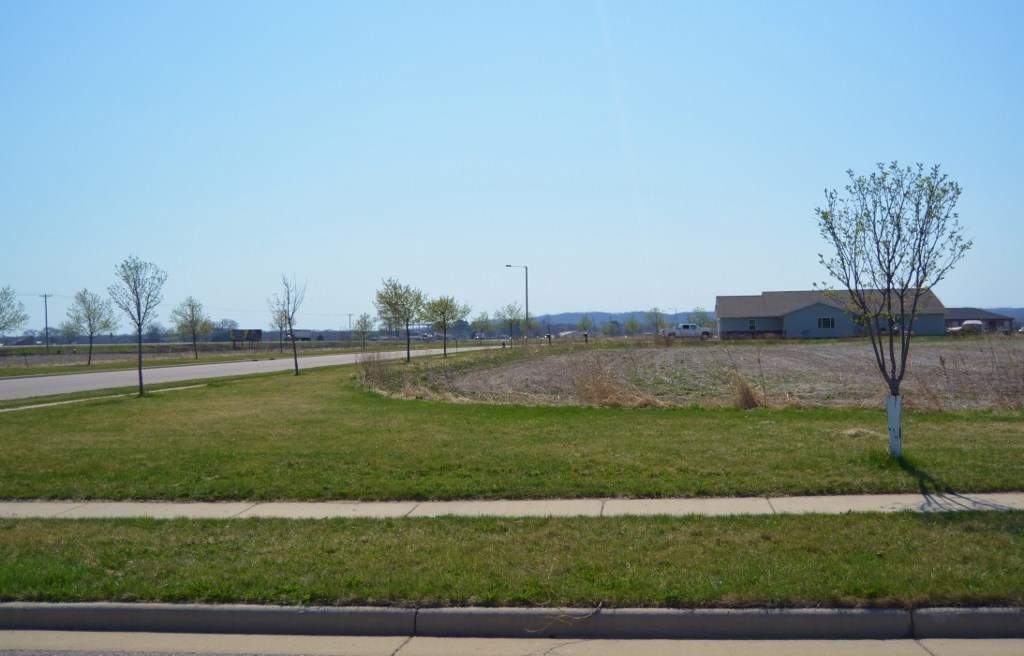 L12 Rainbow Road Property Photo 1